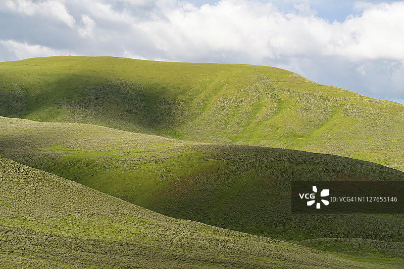 拉马尔山谷的连绵山丘图片素材