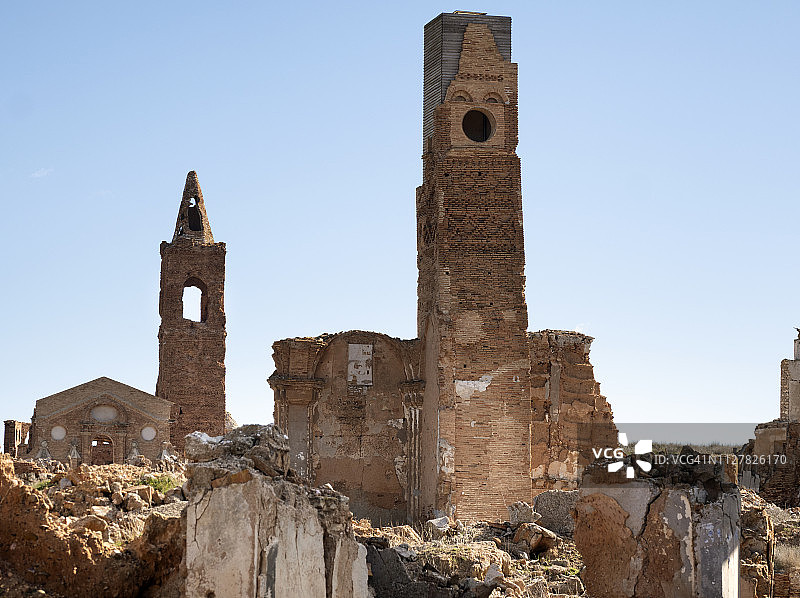 战争摧毁的教堂遗址：圣马丁德图尔教堂和钟楼图片素材
