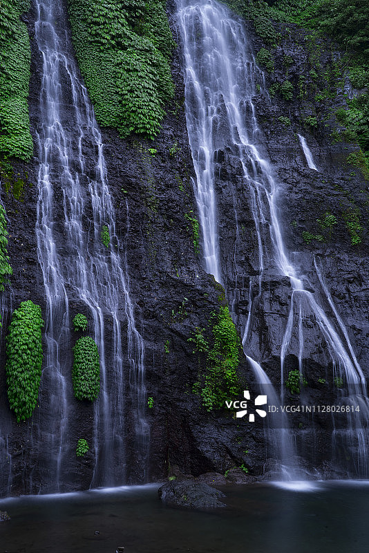 印度尼西亚巴厘岛北部巴纽马拉瀑布图片素材