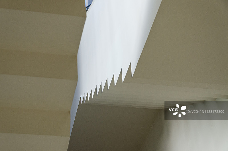 断开的楼梯图片素材