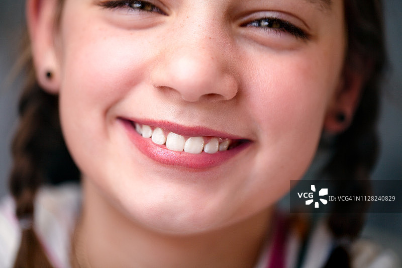 快乐的女孩图片素材