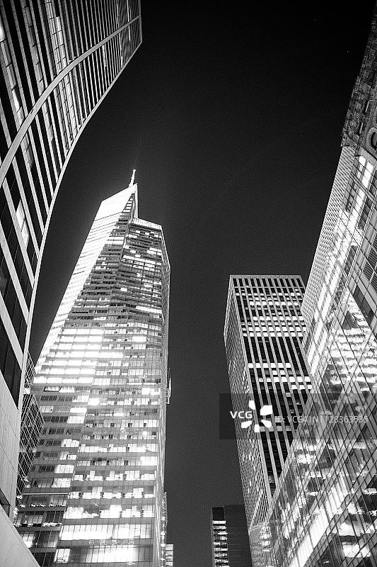 夜晚曼哈顿42街东向景观图片素材