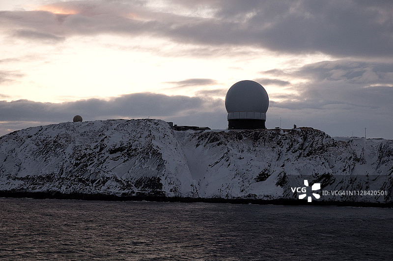 挪威北部瓦尔德湾的Globus II雷达图片素材