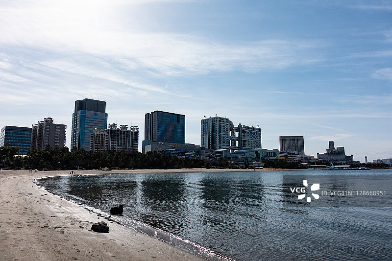 日本东京港区台场的住宅和办公楼图片素材