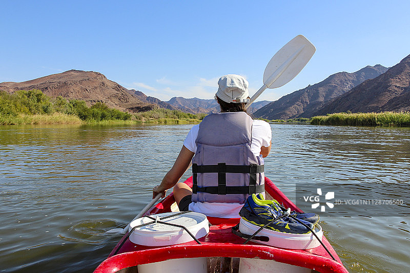 纳米比亚奥兰治河上的皮划艇运动图片素材