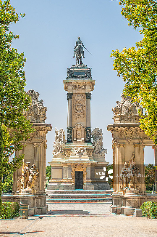 阿方索十二世国王纪念碑图片素材