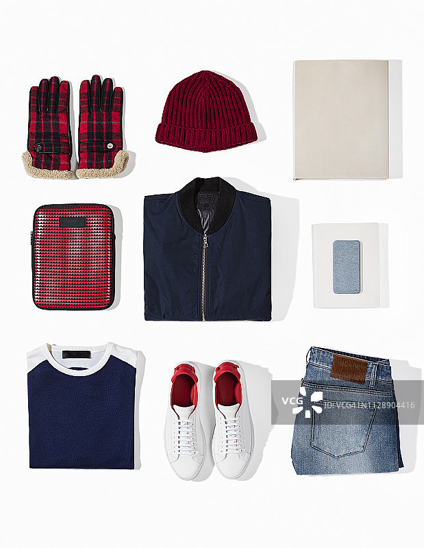 白色背景上的男士服装及个人配饰图片素材