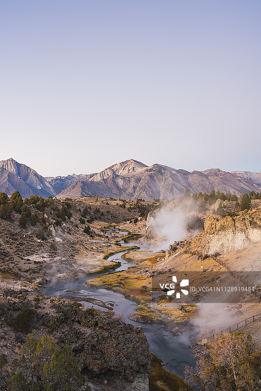 美国加利福尼亚州猛犸湖的热溪图片素材