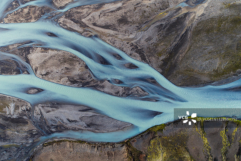 冰岛河床的抽象鸟瞰图图片素材