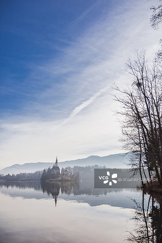 布莱德湖心岛与圣母升天教堂图片素材