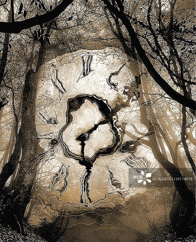 奇幻超现实梦境森林场景中，带有罗马数字和时针、秒针的扭曲复古落地钟表面图片素材