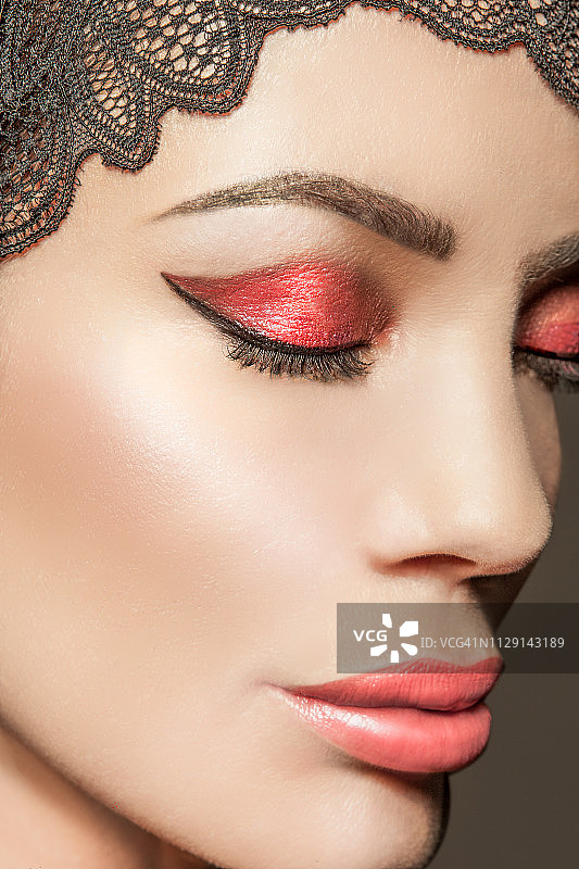 美妆人像：内在平静之美图片素材