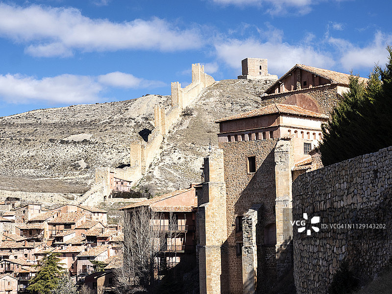 西班牙阿尔瓦拉辛中世纪建筑小镇风光图片素材