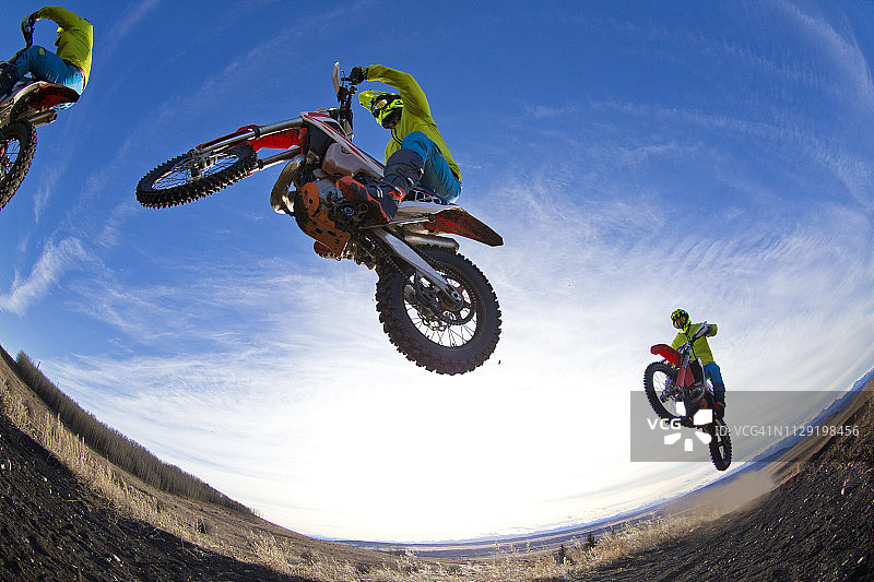 摩托车越野跳跃序列图片素材