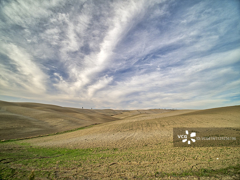 圣奎里科多尔恰附近的托斯卡纳秋季景观图片素材