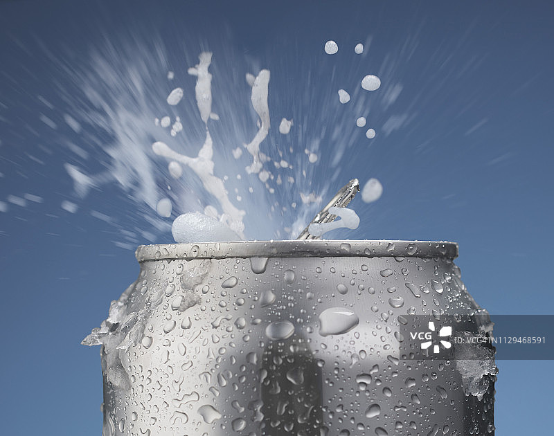 啤酒罐开启图片素材