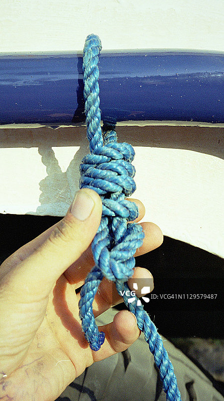 非洲坦桑尼亚：探险者打结景象图片素材