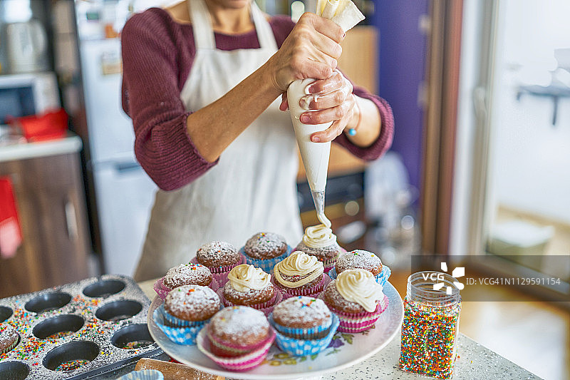 烹饪玛芬蛋糕图片素材