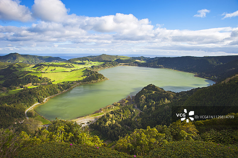 亚速尔群岛圣米格尔岛的弗纳斯湖图片素材