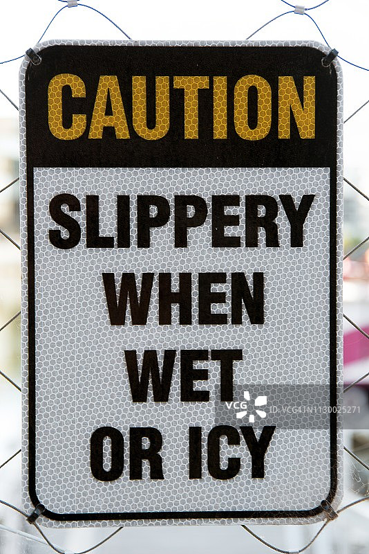 小心地滑提示牌图片素材