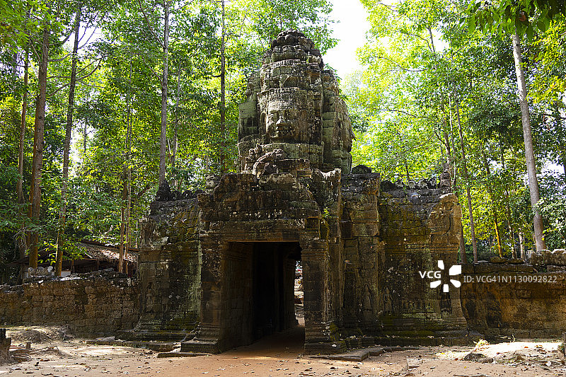 柬埔寨暹粒塔逊寺的观音菩萨门图片素材