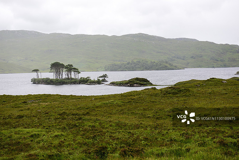 阿辛特湖，靠近洛欣弗，苏格兰高地图片素材
