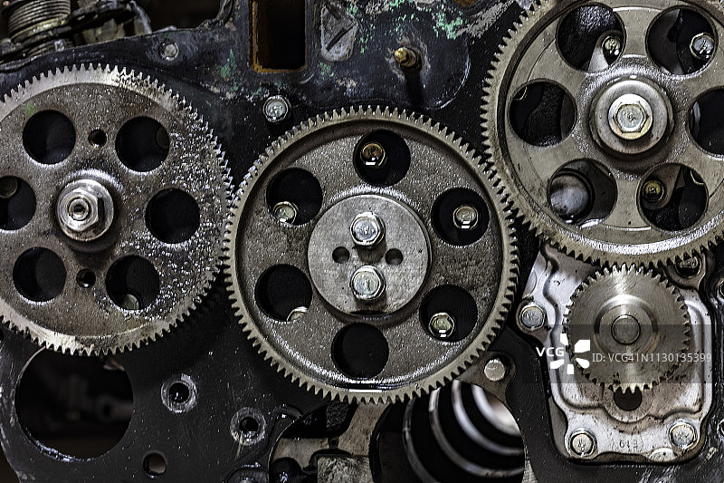 机器中的油腻齿轮图片素材