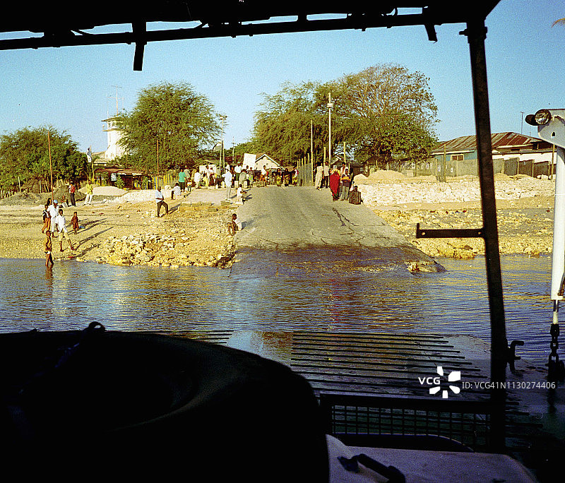 非洲坦桑尼亚达累斯萨拉姆港口渡轮抵达景观图片素材