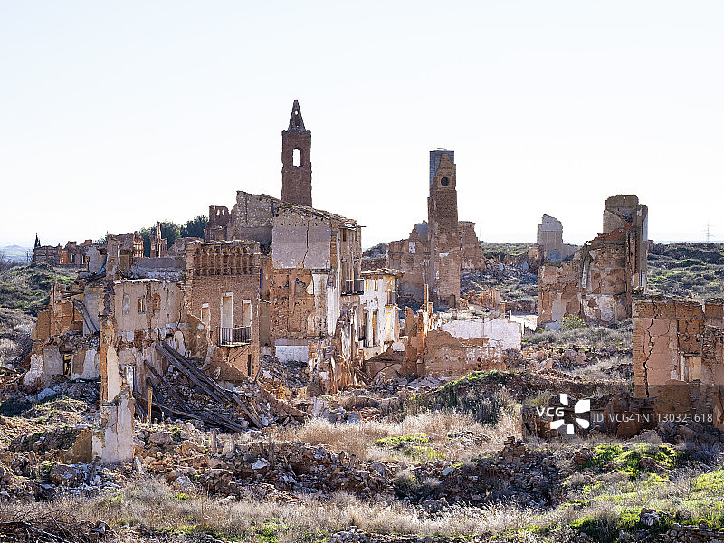 西班牙萨拉戈萨省贝尔奇特圣马丁教堂战争摧毁的遗址图片素材