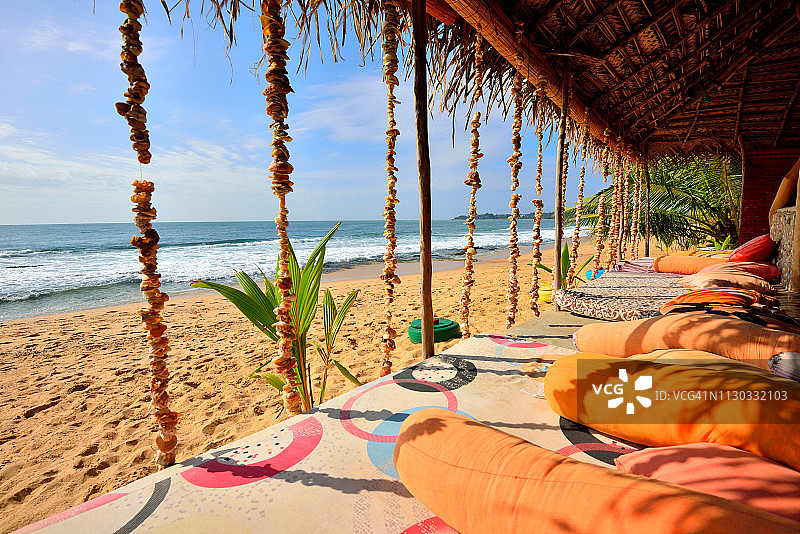 斯里兰卡坦加勒咖啡馆里的舒适靠垫图片素材