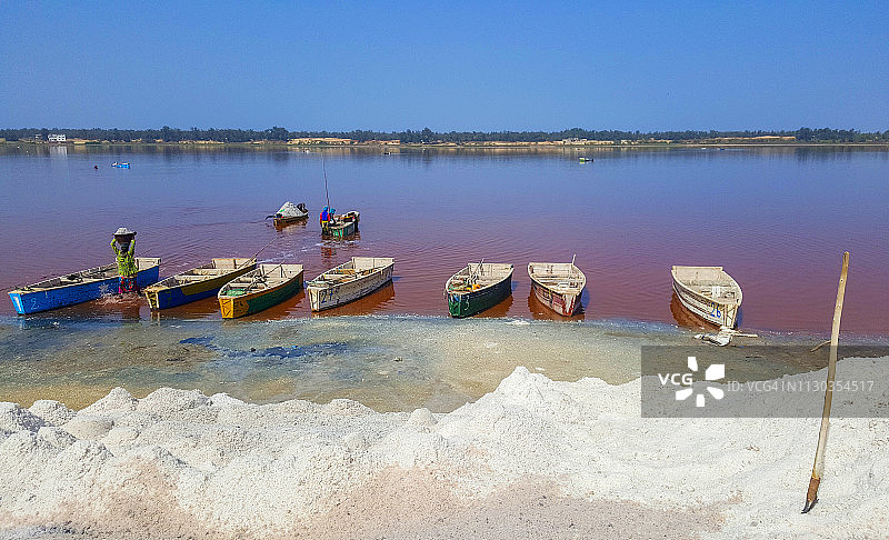 塞内加尔粉红湖的盐图片素材