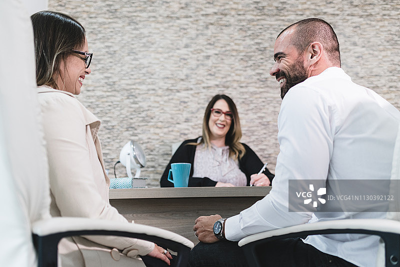 与财务顾问会面图片素材