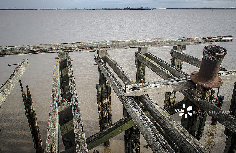从废弃码头看亨伯河口图片素材