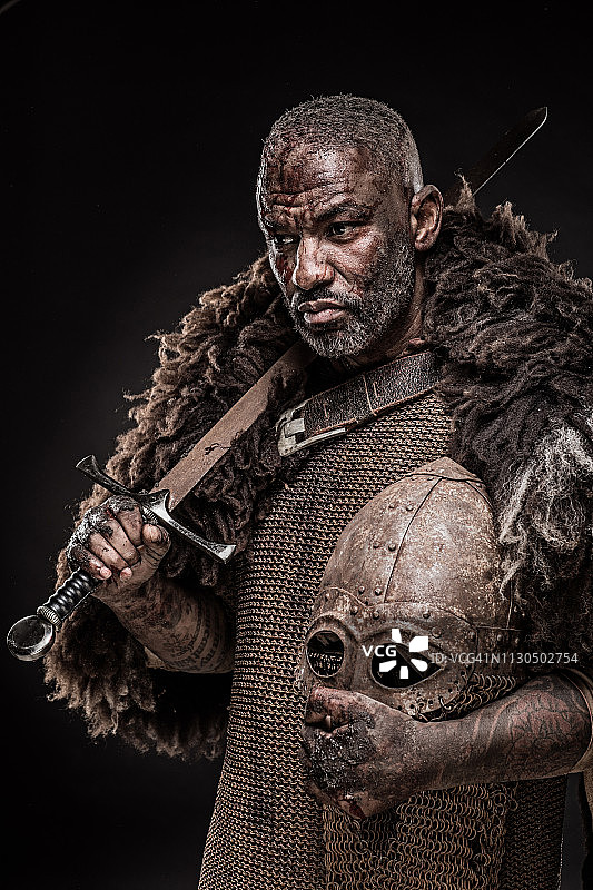 黑人男性维京人图片素材
