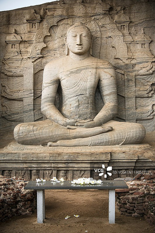斯里兰卡波隆纳鲁瓦加尔寺冥想佛像图片素材