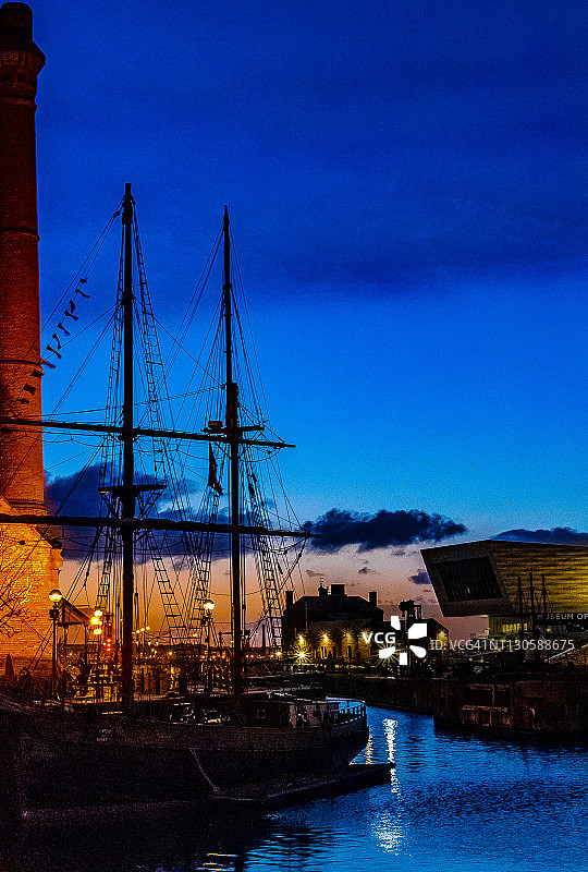 利物浦阿尔伯特码头日落图片素材