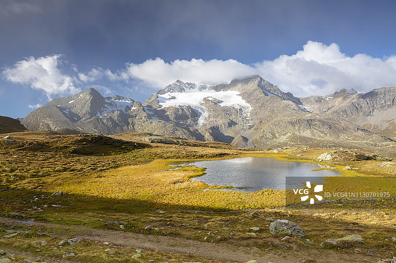 瑞士恩嘎丁坎布雷纳峰图片素材