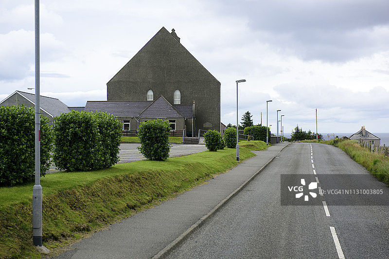 苏格兰外赫布里底群岛刘易斯岛斯托诺韦附近的道路图片素材