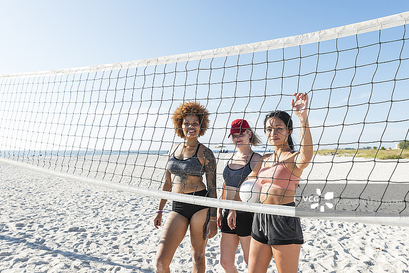 打排球的年轻女性肖像图片素材