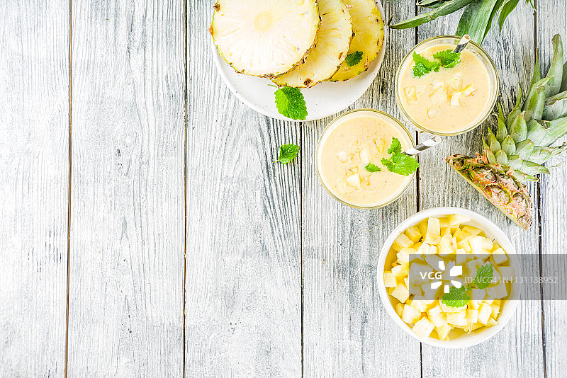 自制菠萝冰沙图片素材