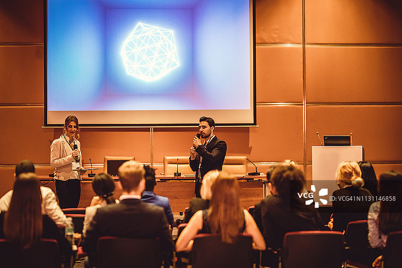 参加会议活动的商务人士图片素材