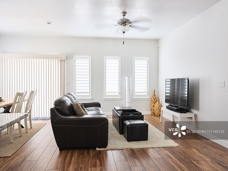 现代开放式住宅内景图片素材