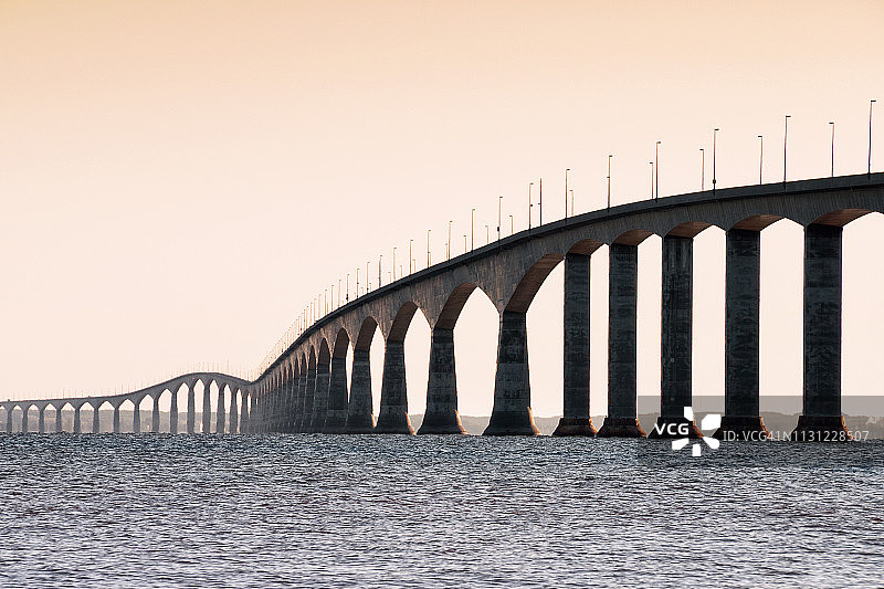 联邦大桥的黎明图片素材