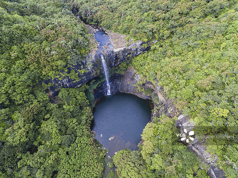 毛里求斯塔马林河七瀑布鸟瞰图片素材