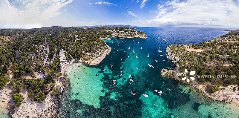 西班牙马略卡岛帕尔马：卡尔维亚地区、埃尔托罗、波塔斯维尔斯鸟瞰图片素材