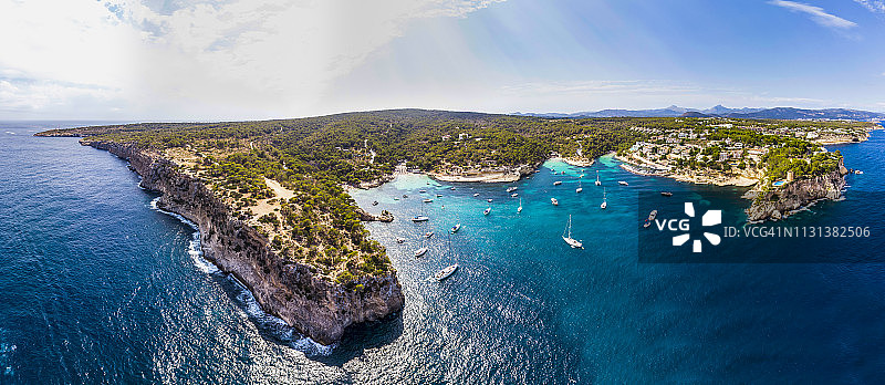 西班牙马略卡岛帕尔马：卡尔维亚地区、埃尔托罗、波塔斯维尔斯鸟瞰图片素材