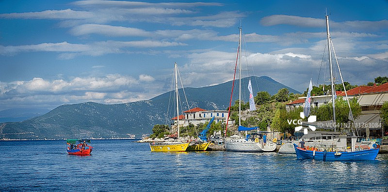 阿吉亚基里亚基佩利翁海岸渔船图片素材