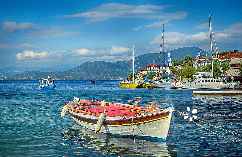 在阿吉亚基里亚基海岸佩利翁的渔船3图片素材