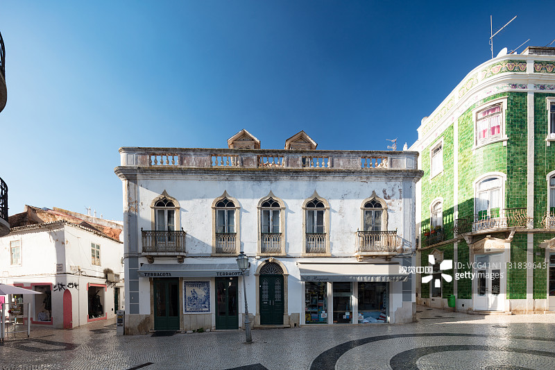 葡萄牙阿尔加维海岸拉各斯的路易斯·德·卡蒙斯广场图片素材