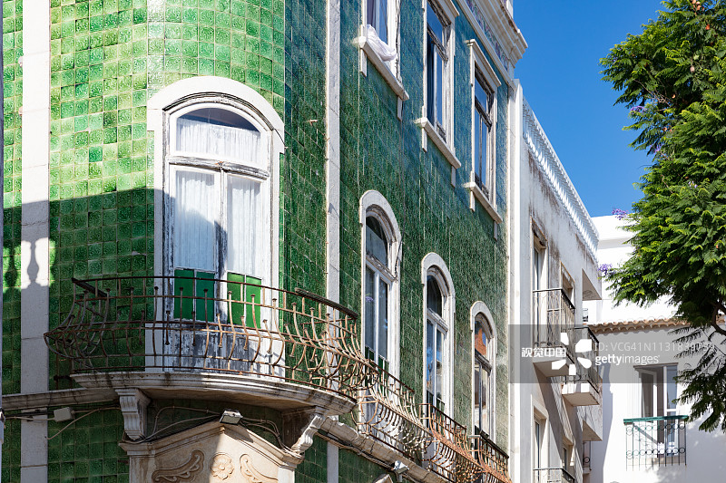 葡萄牙阿尔加维海岸拉各斯Praça Luís de Camões上的温室图片素材